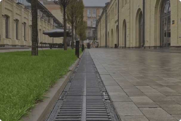 ADA Compliant vs. Heel Proof Grating: What's the Difference? - Vodaland