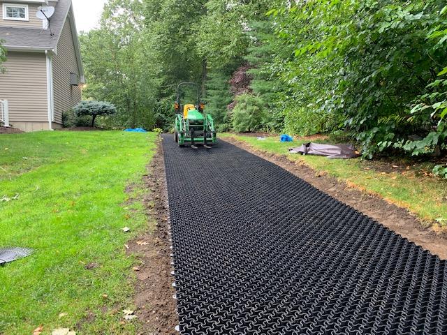 EasyPave Grass & Gravel Driveway Grid, Green / 825 Sq ft | 320 Units